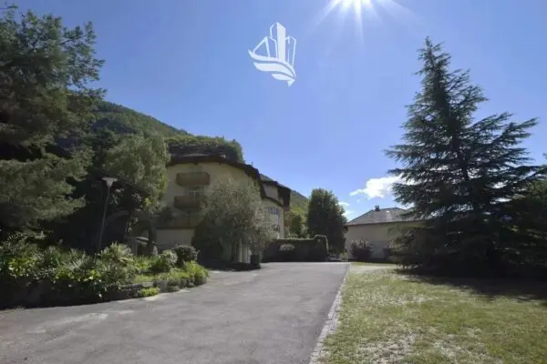 Locale Commerciale Laives