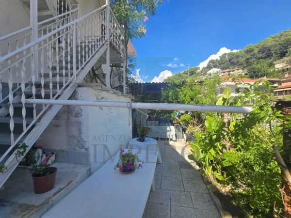 Villa via Luciano Veziano 10, Ventimiglia