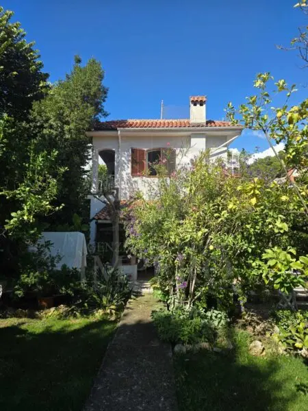 Villa via Luciano Veziano 10, Ventimiglia