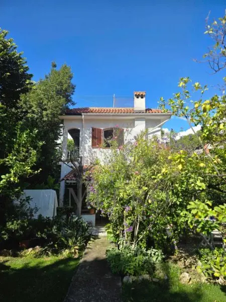 Villa via Luciano Veziano 10, Ventimiglia