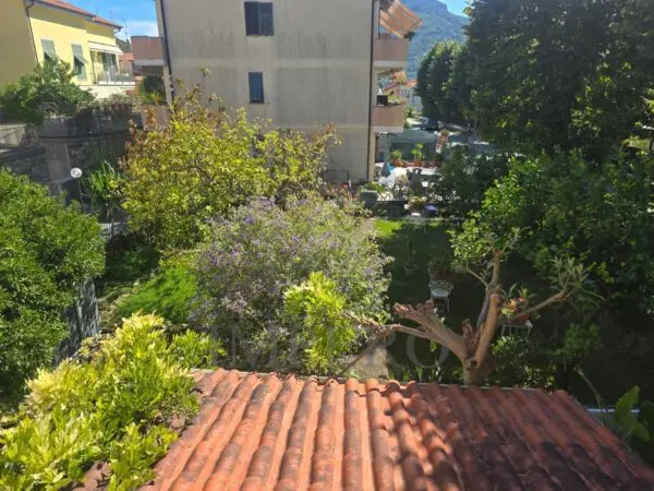 Villa via Luciano Veziano 10, Ventimiglia