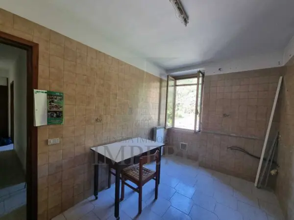 Quadrilocale via Edmondo De Amicis 47, Ventimiglia