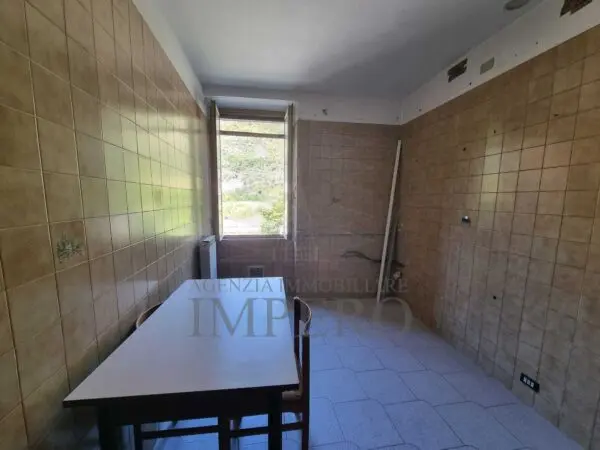 Quadrilocale via Edmondo De Amicis 47, Ventimiglia
