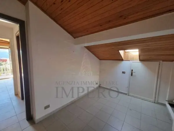 Quadrilocale via Edmondo De Amicis 47, Ventimiglia