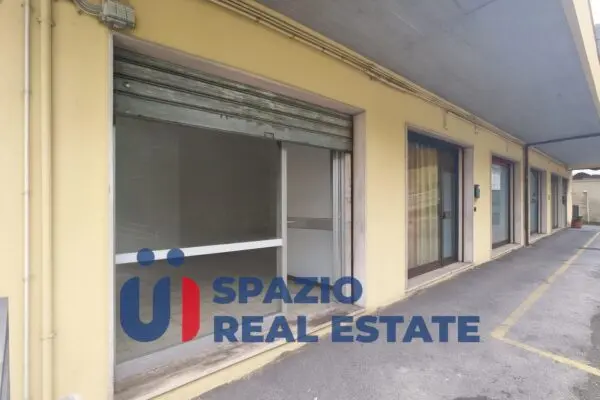 Negozio via Dei Marsi 20 chieti, Chieti