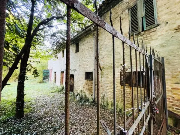 Rustico via Bastioni, Offagna