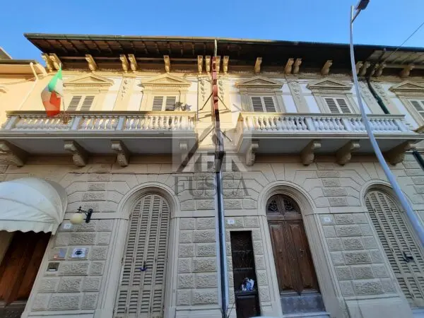 Palazzo - Stabile via Carrara 23, Viareggio