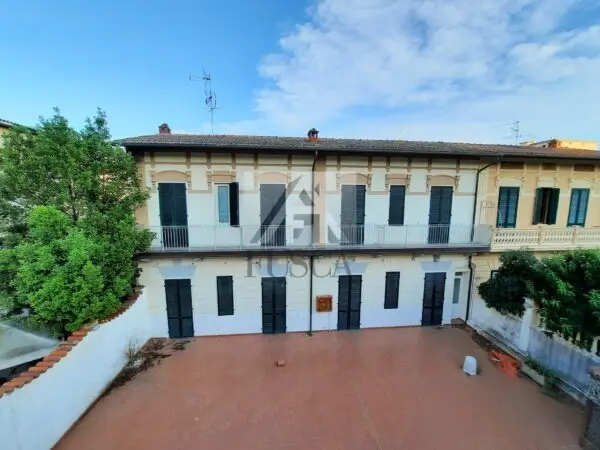 Palazzo - Stabile via Carrara 23, Viareggio