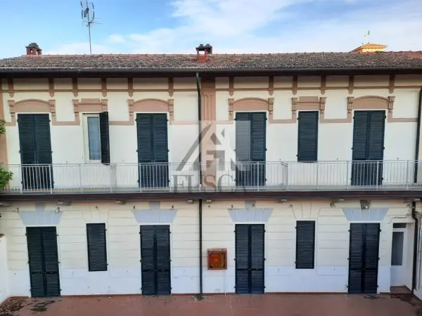 Palazzo - Stabile via Carrara 23, Viareggio