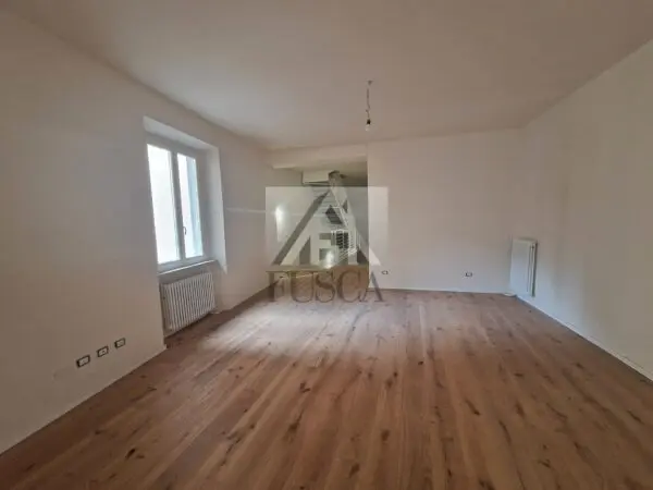 Appartamento via San Paolino, Centro Storico, Lucca