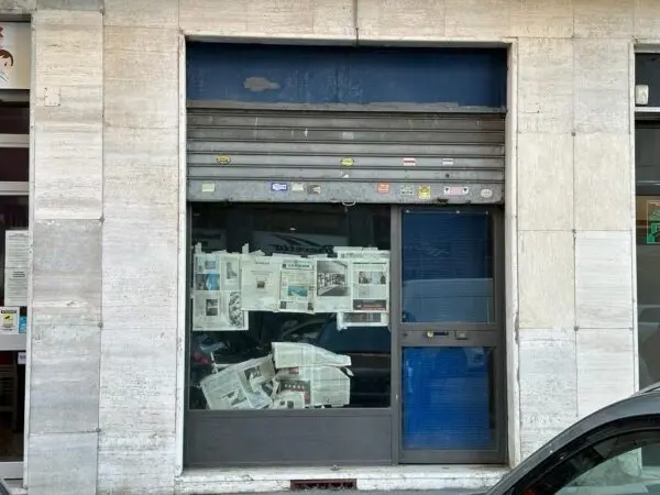 Immagine per Negozio in vendita a Torino via Castelgomberto