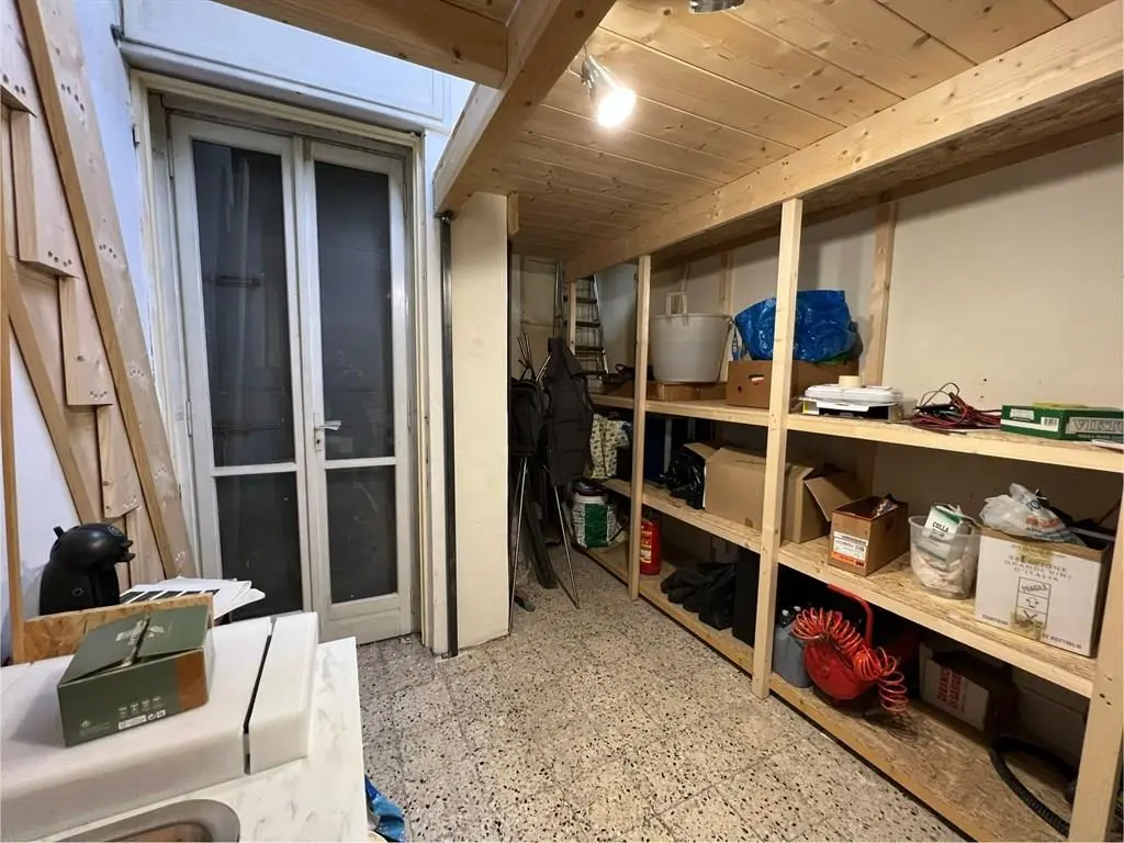 Immagine per Negozio in vendita a Torino via Castelgomberto