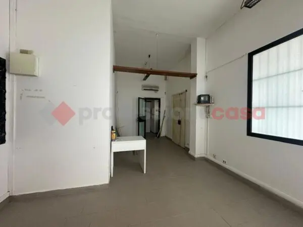 Immagine per Negozio in affitto a Arezzo via Via Maspino