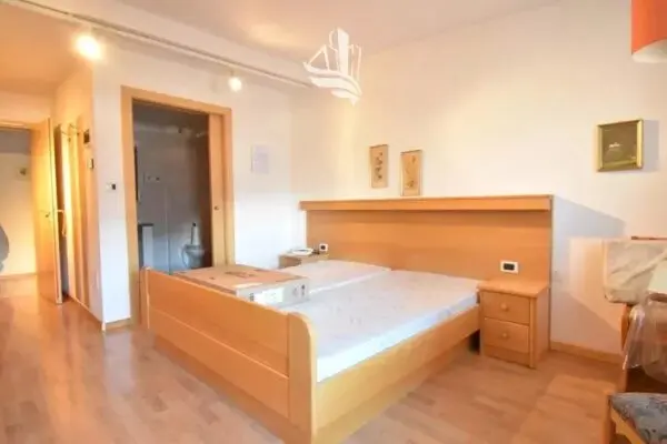 Locale Commerciale Laives