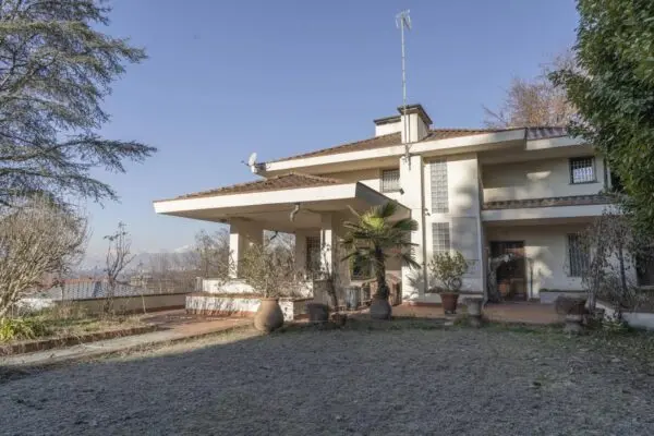Villa strada Al Traforo Di Pino, Torino