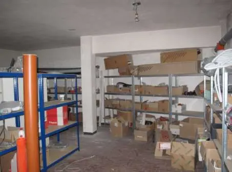 Magazzino via Alessandro Pedemonte, Serra Riccò