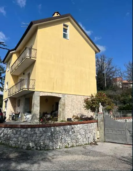 Appartamento via Valleregia, Serra Riccò