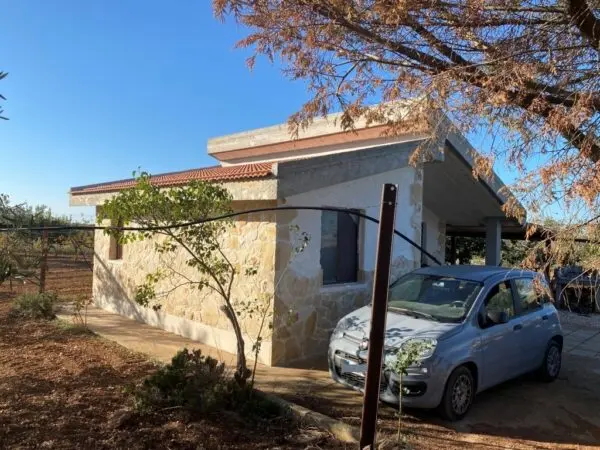Villa A Schiera via Acquaviva, Casamassima