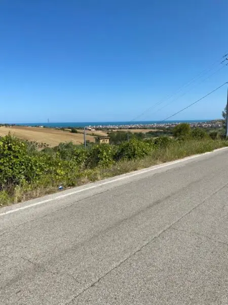 Immagine per Industriale in vendita a Colonnella via Contrada  Riomoro