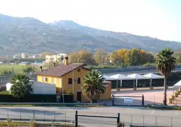 Locale Commerciale via Contrada Isola, Monteprandone