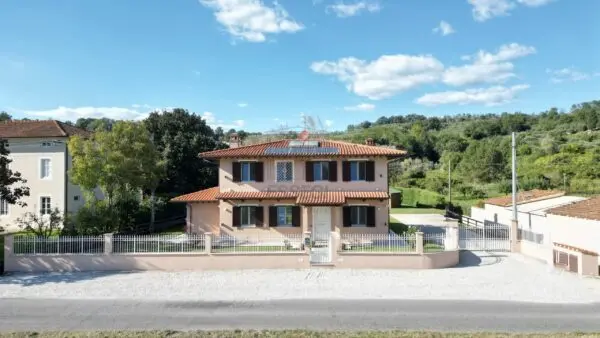 Villa via Di San Ginese, Capannori
