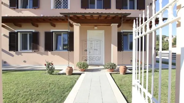 Villa via Di San Ginese, Capannori