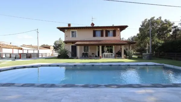 Villa via Di San Ginese, Capannori