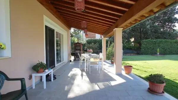 Villa via Di San Ginese, Capannori