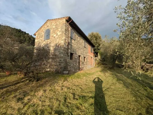 Casale via Del Calissi 18, Pescaglia