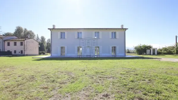 Villa via Don Emilio Angeli, Lucca
