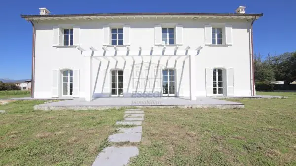 Villa via Don Emilio Angeli, Lucca