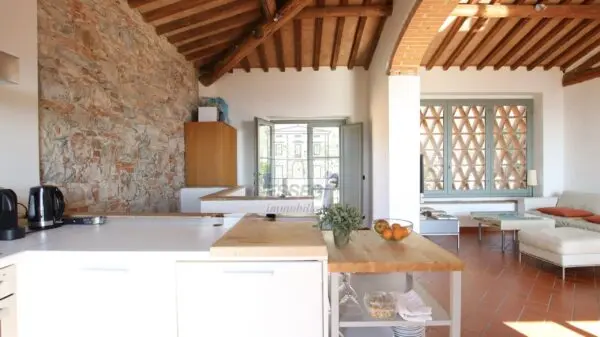 Casale via Per Matraia 22, Capannori