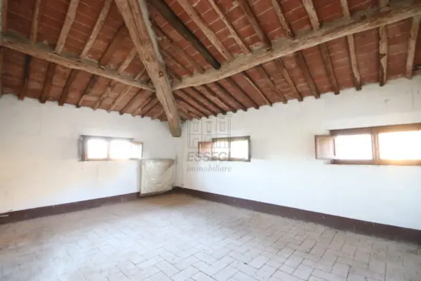 Casale via Di Nozzano 611, Lucca