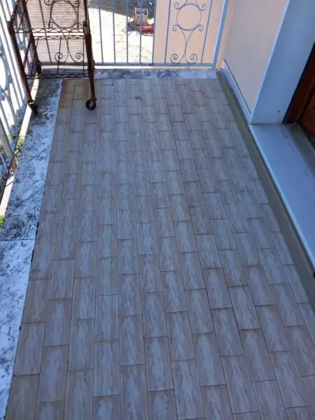 Monolocale via Cisa, Sarzana