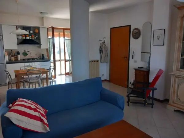 Monolocale via Cisa, Sarzana