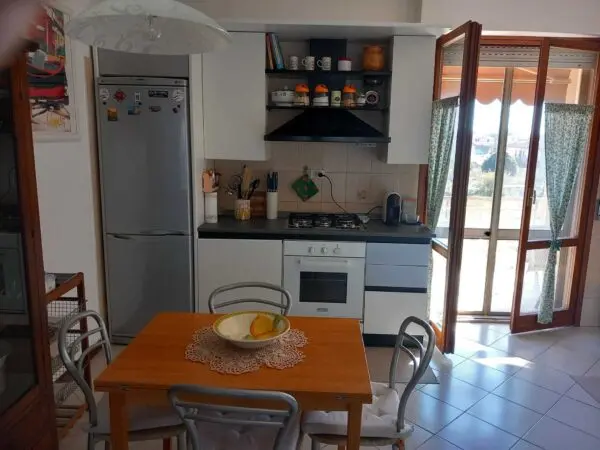 Monolocale via Cisa, Sarzana