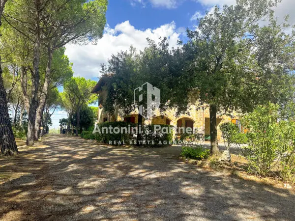 Casale via Dei Partigiani, Castiglione Del Lago