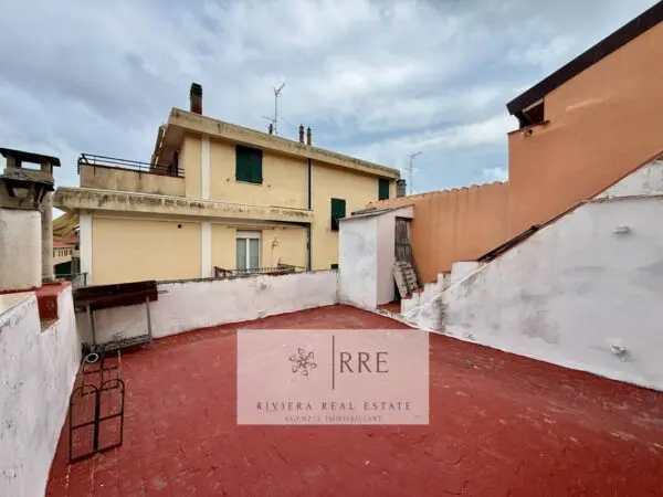 Casa Semindipendente via Nunzio Cesare Regina, Pietra Ligure