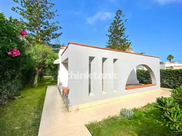 Villa strada Consortile Snc, Noto