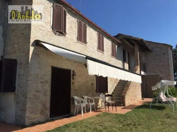 Agriturismo via Contrada Colle, Rotella