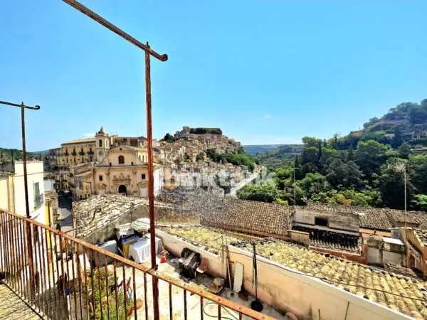 Casa Indipendente via Scale 33-35-37, Ragusa