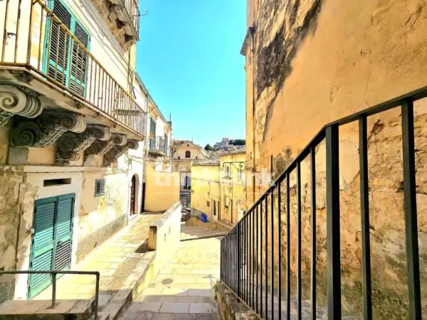 Casa Indipendente via Scale 33-35-37, Ragusa