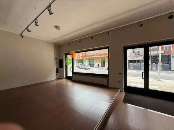 Locale Commerciale via Iv Novembre, Campobasso