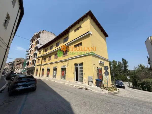 Box / Posto Auto via Garibaldi, Campobasso
