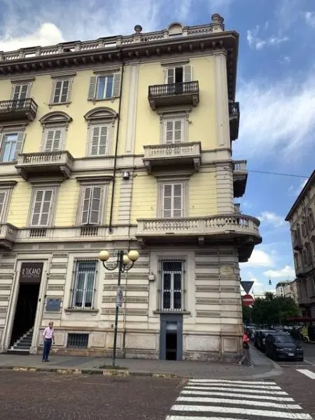 Locale Commerciale piazza Solferino 14, Torino