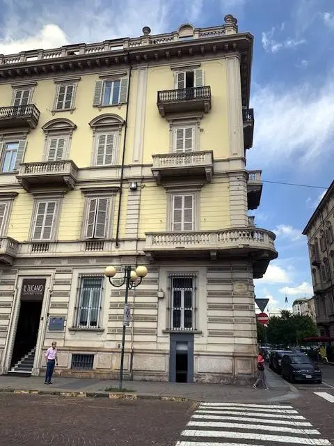 Immagine per Locale Commerciale in vendita a Torino Piazza Solferino 14
