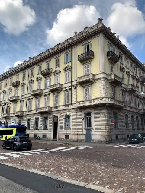Immagine per Locale Commerciale in vendita a Torino Piazza Solferino 14