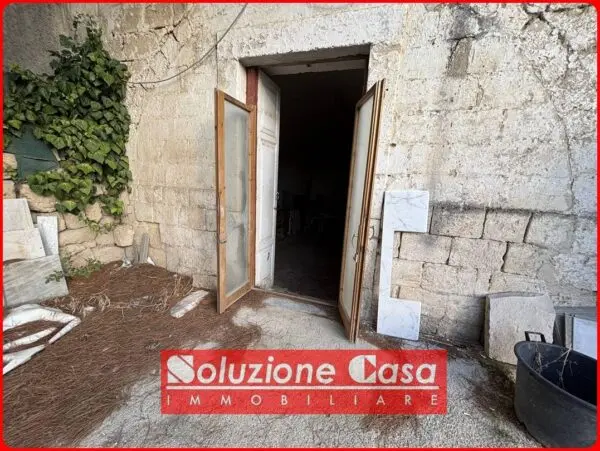 Magazzino via Della Murgetta, Canosa Di Puglia