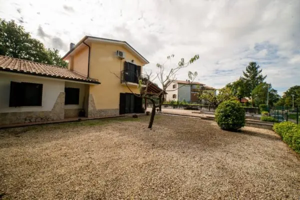 Villa via Dei Ricciari, Roma