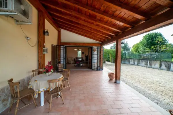 Villa via Dei Ricciari, Roma